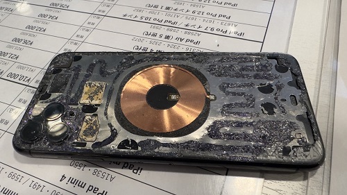 iPhone11ProMAX 背面修理　即日　高田馬場　ダイワン